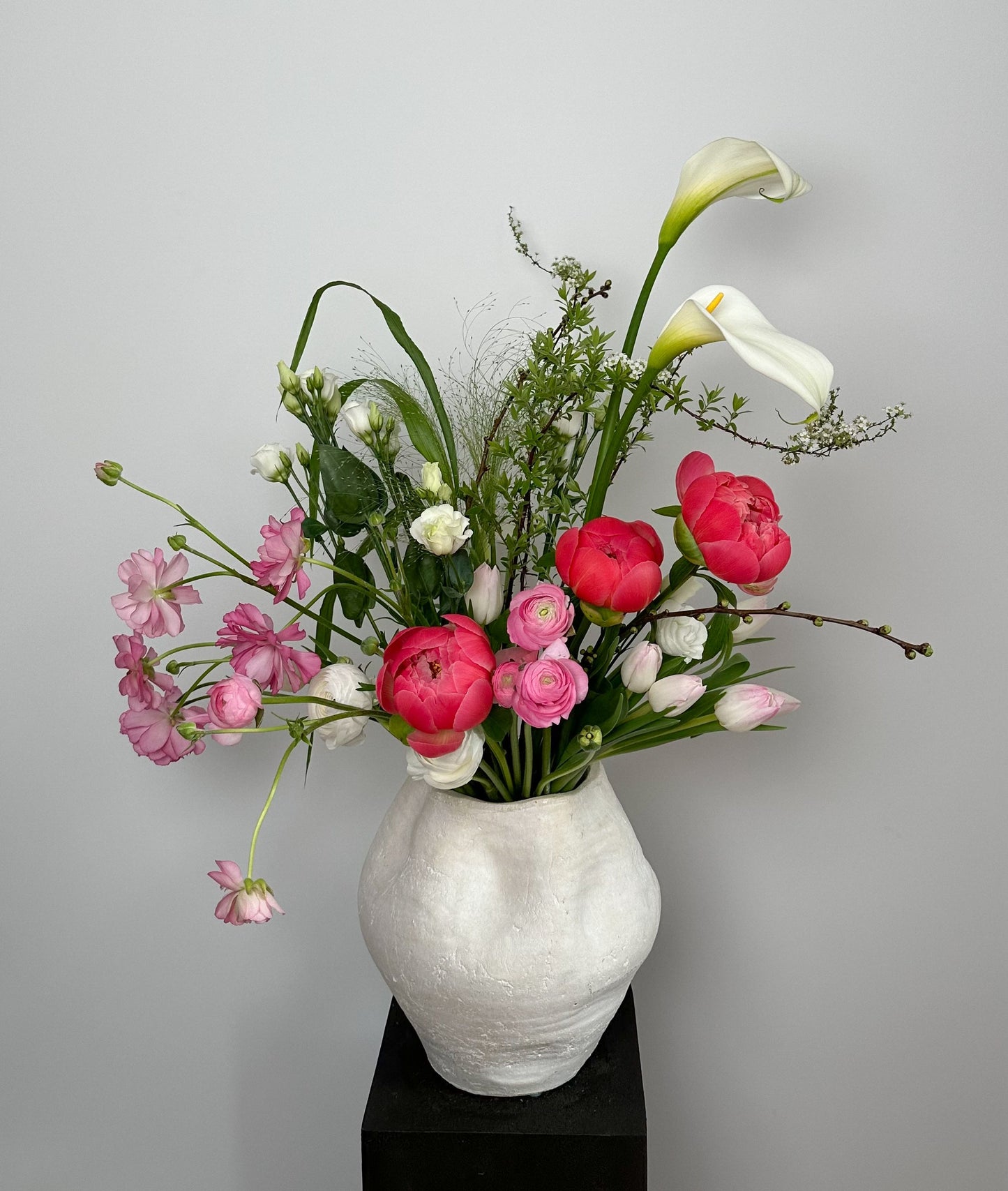 Bouquet of Peony and Ranunculus - Luxury from Meadow, available in Barcelona